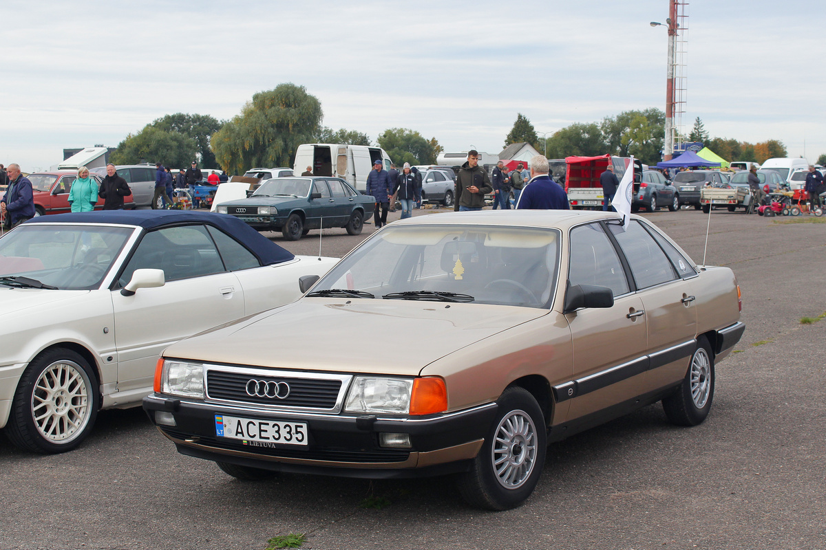 Литва, № ACE 335 — Audi 100 (C3) '82-91; Литва — Retro mugė 2022 ruduo