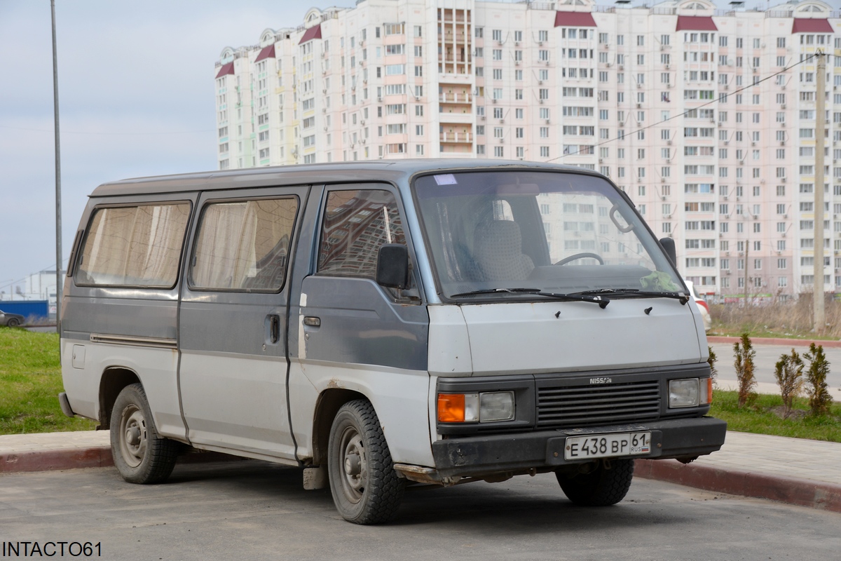 Ростовская область, № Е 438 ВР 61 — Nissan Urvan (E24) '86-01