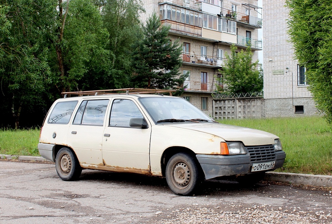 Псковская область, № О 091 ЕМ 60 — Opel Kadett (E) '84-95
