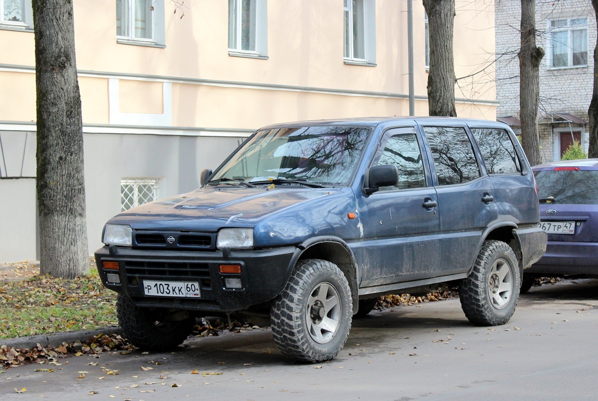 Псковская область, № Р 103 КК 60 — Nissan Terrano II '93-96