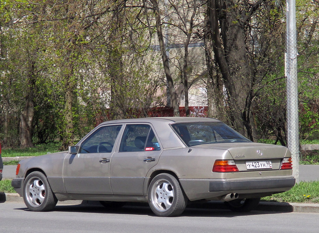 Санкт-Петербург, № У 423 УН 98 — Mercedes-Benz (W124) '84-96