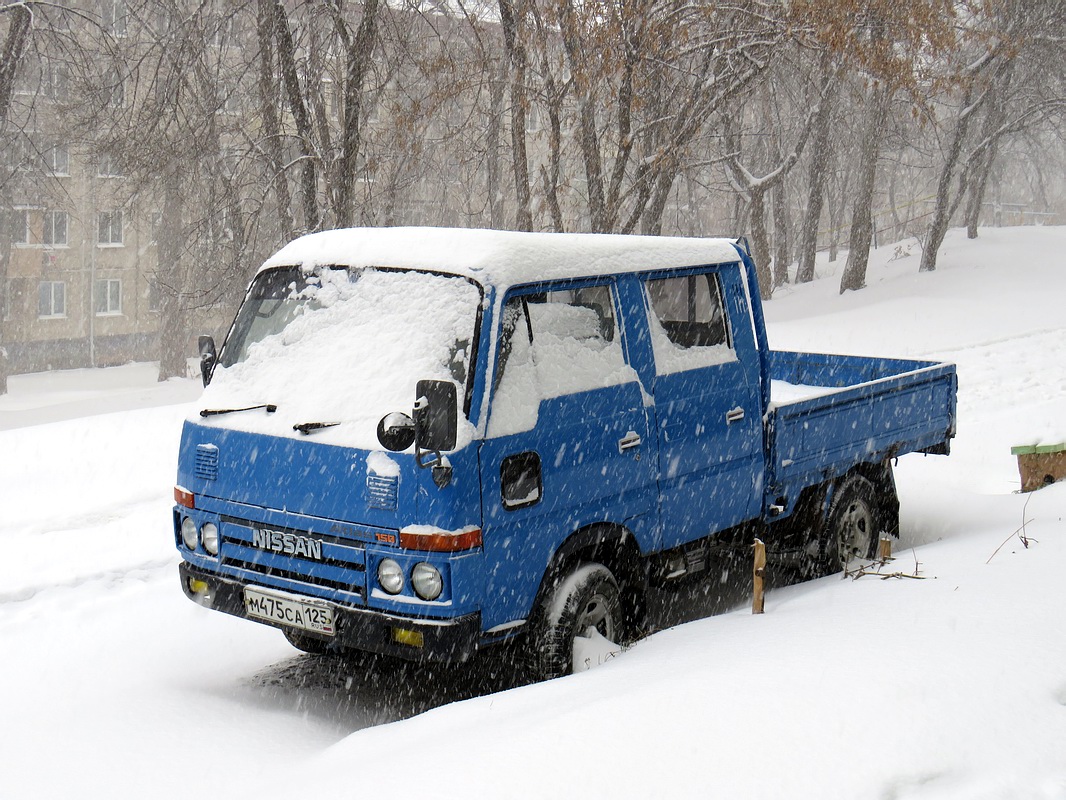Приморский край, № М 475 СА 125 — Nissan Atlas 100/150 (F22) '82-92
