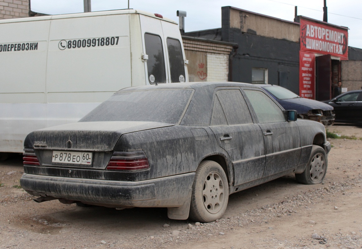 Псковская область, № Р 878 ЕО 60 — Mercedes-Benz (W124) '84-96