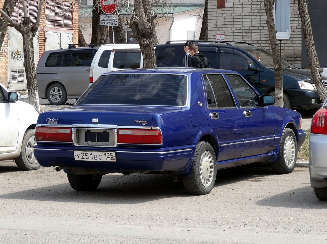 Приморский край, № У 251 ВС 125 — Nissan Cedric (Y31) '87-15