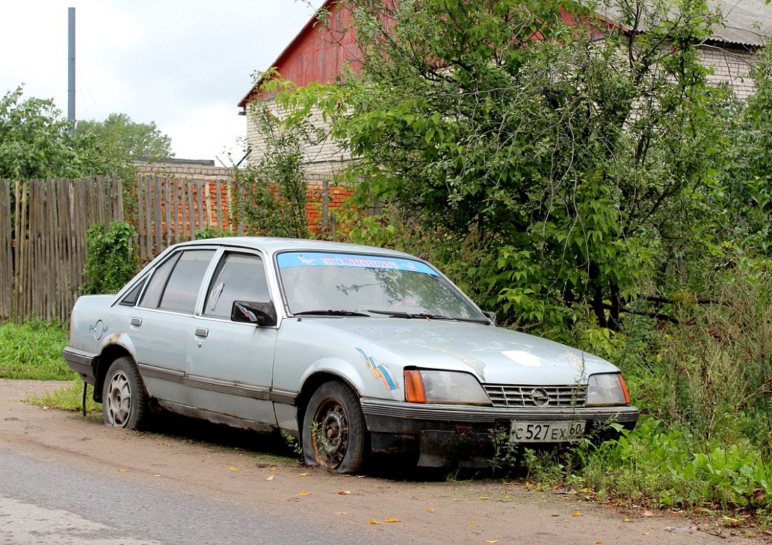 Псковская область, № С 527 ЕХ 60 — Opel Rekord (E2) '82-86