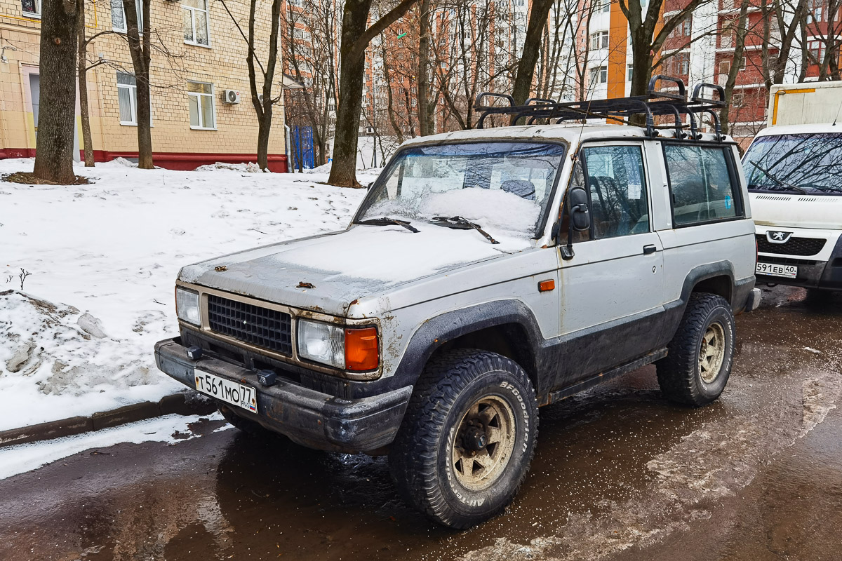 Москва, № Т 561 МО 77 — Isuzu Trooper (1G) '81-91