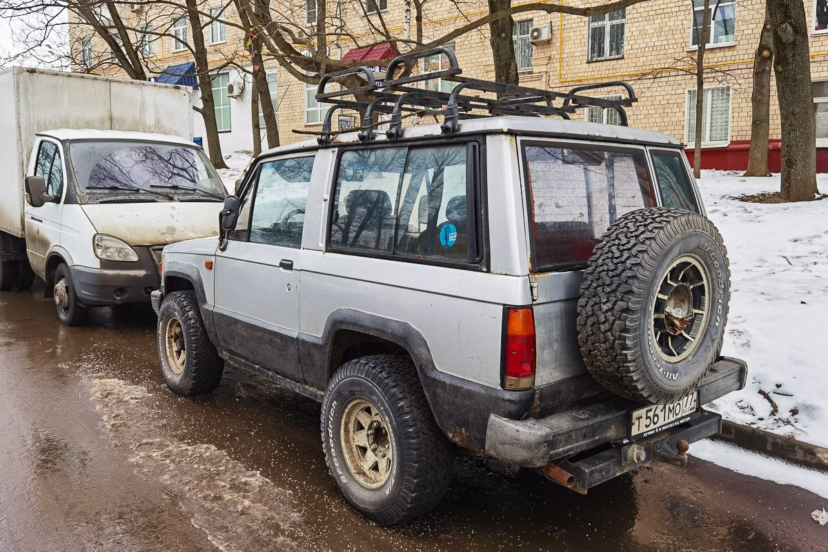 Москва, № Т 561 МО 77 — Isuzu Trooper (1G) '81-91