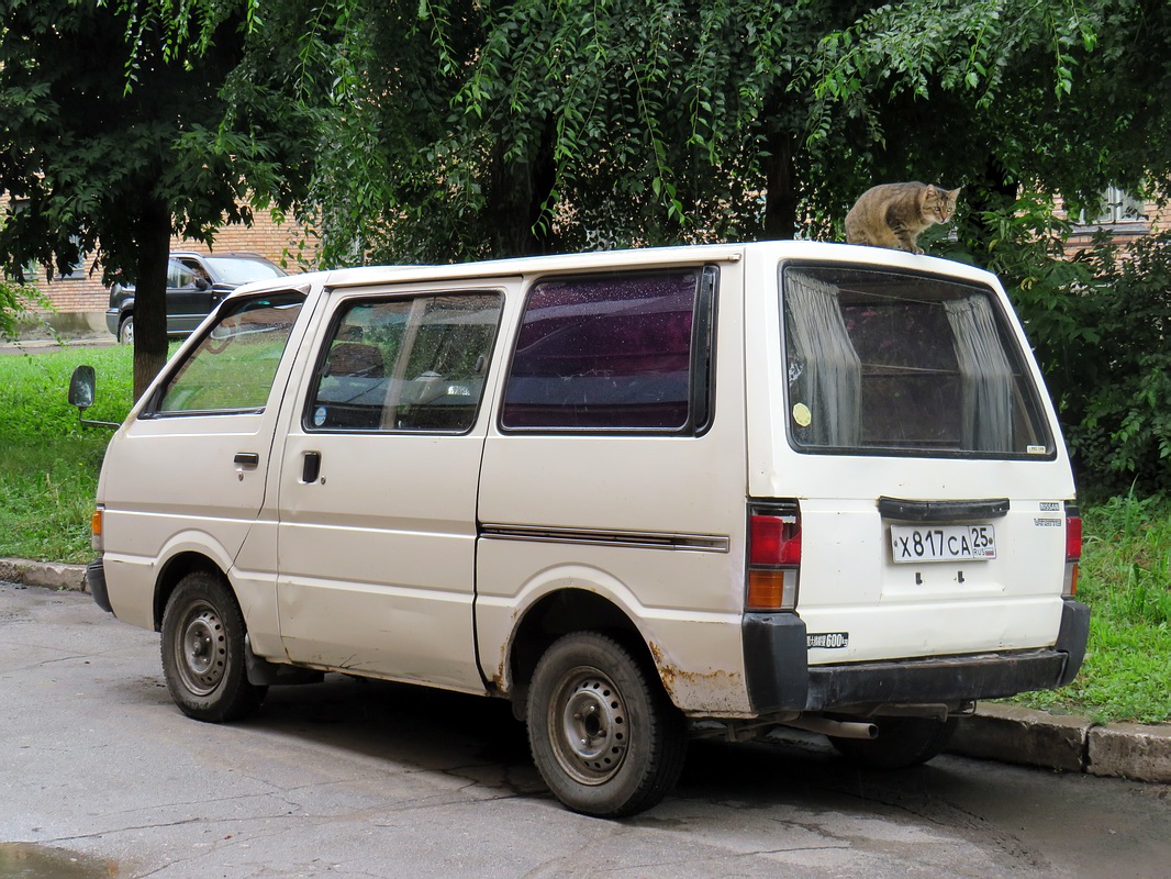 Приморский край, № Х 817 СА 25 — Nissan Vanette (C22) '85-94