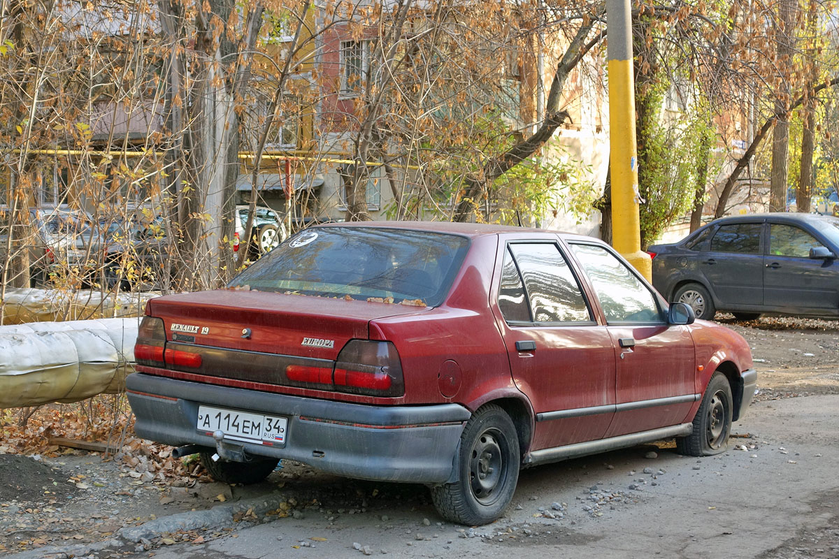Саратовская область, № А 114 ЕМ 34 — Renault 19 (X53) '92–99