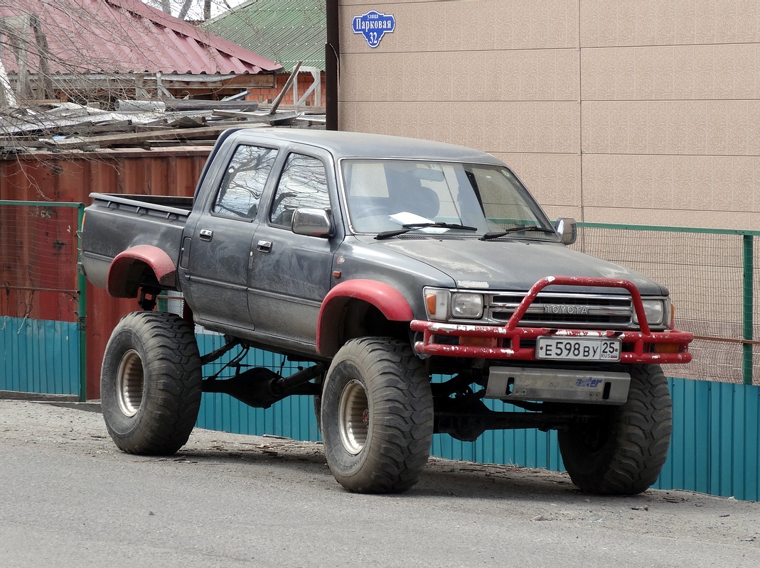 Приморский край, № Е 598 ВУ 25 — Toyota Hilux (5G) '88-97