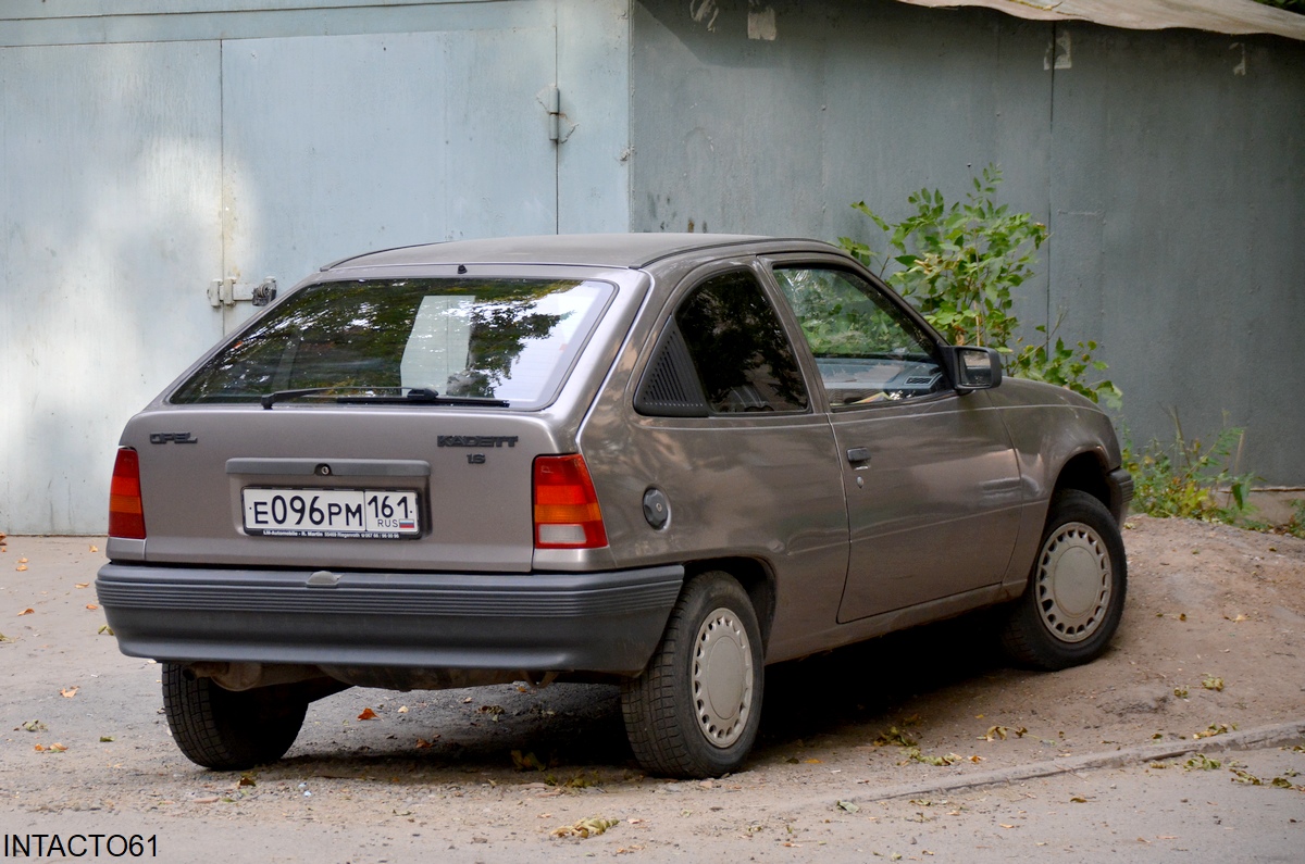 Ростовская область, № Е 096 РМ 161 — Opel Kadett (E) '84-95