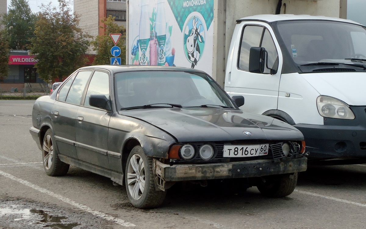 Псковская область, № Т 816 СУ 60 — BMW 5 Series (E34) '87-96