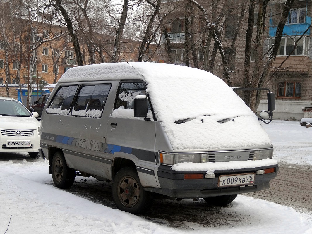 Приморский край, № Х 009 КВ 25 — Toyota TownAce (R20/R30) '82-96