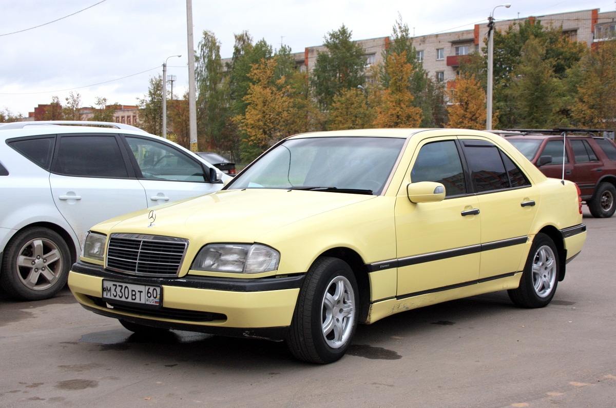 Псковская область, № М 330 ВТ 60 — Mercedes-Benz (W202) '93–00