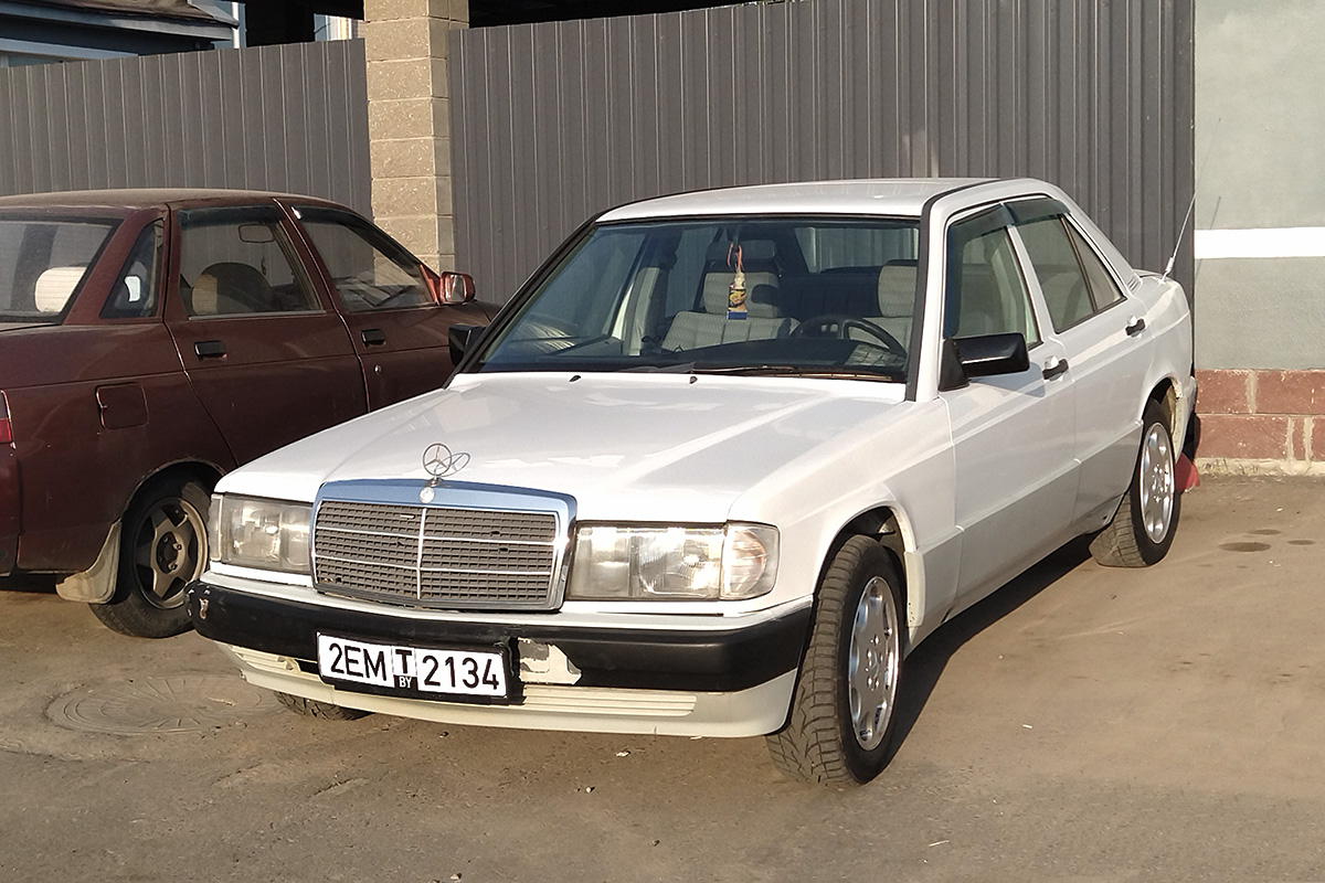 Витебская область, № 2ЕМ Т 2134 — Mercedes-Benz (W201) '82-93