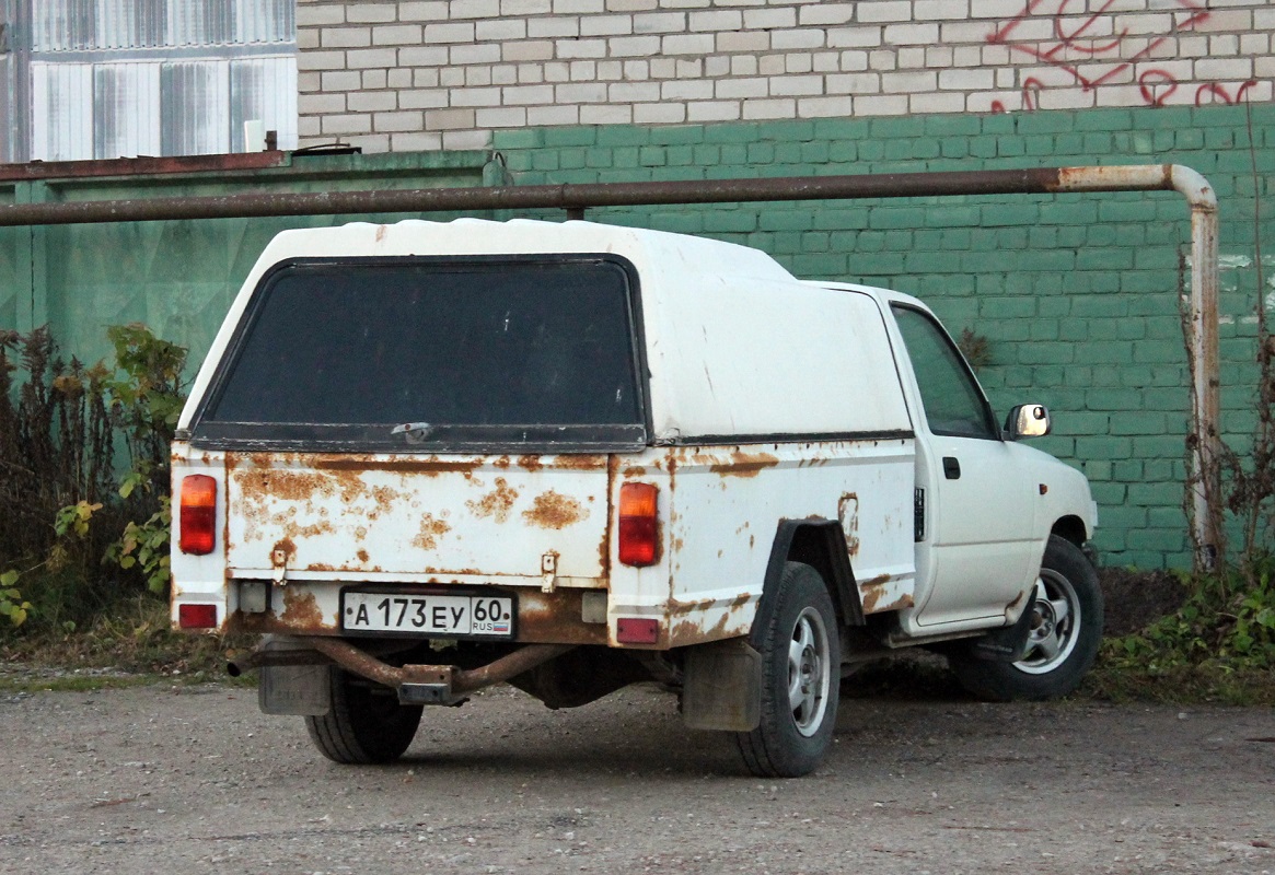 Псковская область, № А 173 ЕУ 60 — Volkswagen Taro '89–97