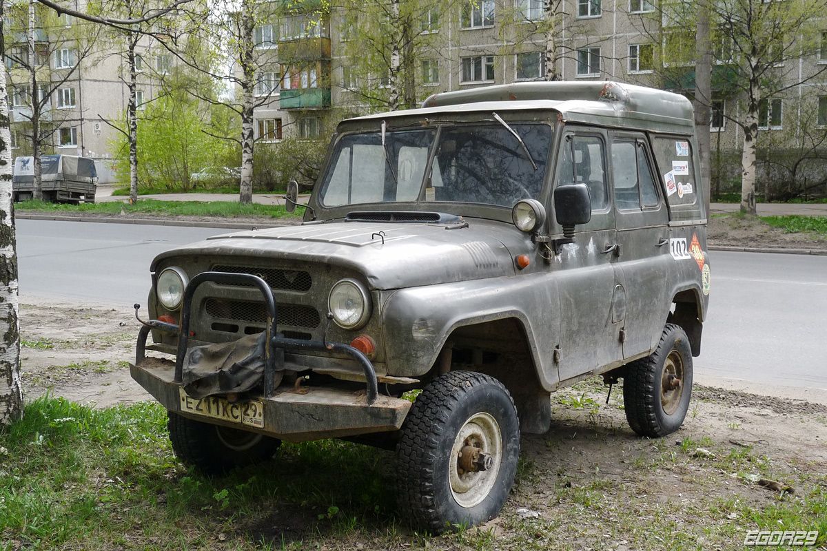 Архангельская область, № Е 211 КС 29 — УАЗ-3151 '85-03