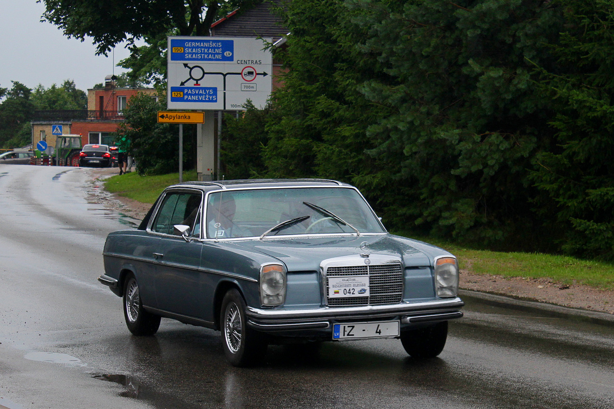 Латвия, № IZ-4 — Mercedes-Benz (W114/W115) '72-76; Литва — Nesenstanti klasika 2022