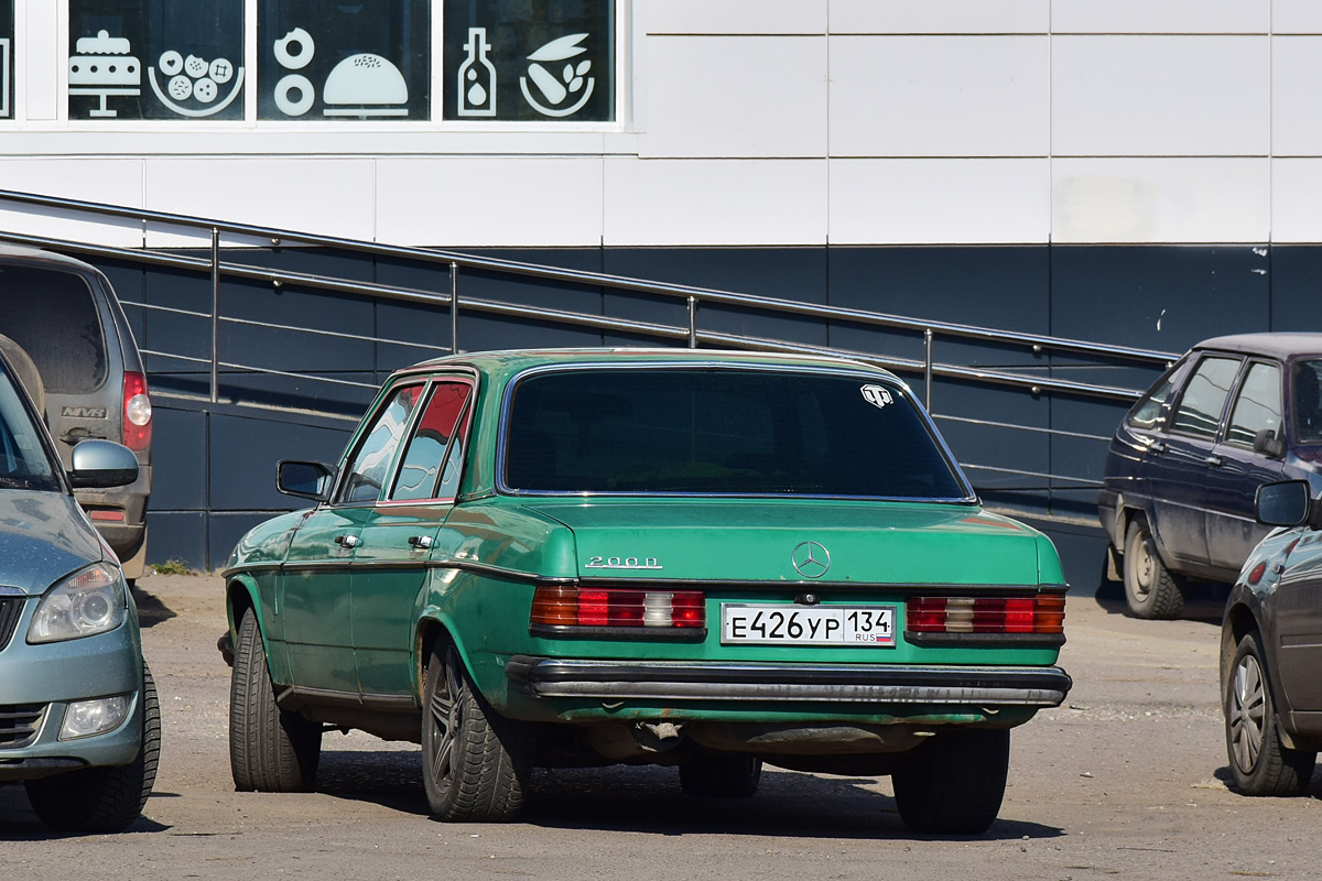 Волгоградская область, № Е 426 УР 134 — Mercedes-Benz (W123) '76-86