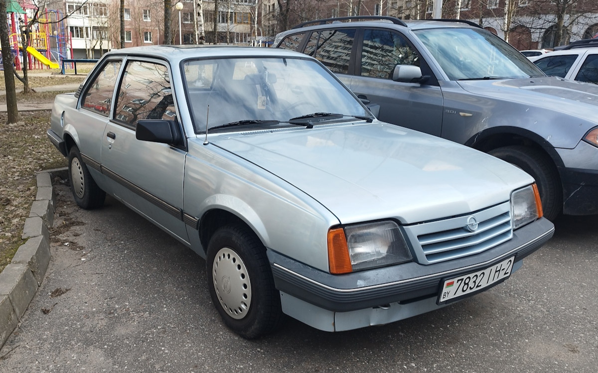 Витебская область, № 7832 ІН-2 — Opel Ascona (C) '81-88