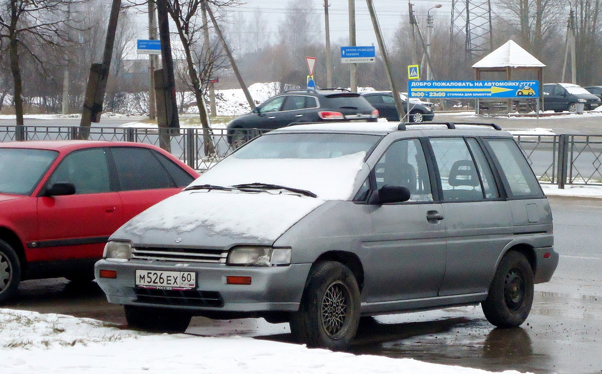 Псковская область, № М 526 ЕХ 60 — Nissan Prairie (M11) '88-95
