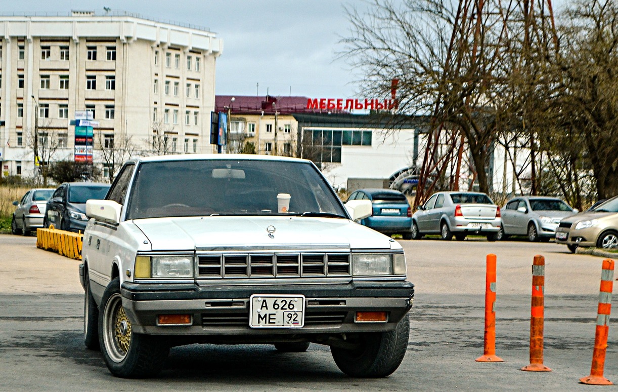 Севастополь, № А 626 МЕ 92 — Nissan Laurel C33 '89-93