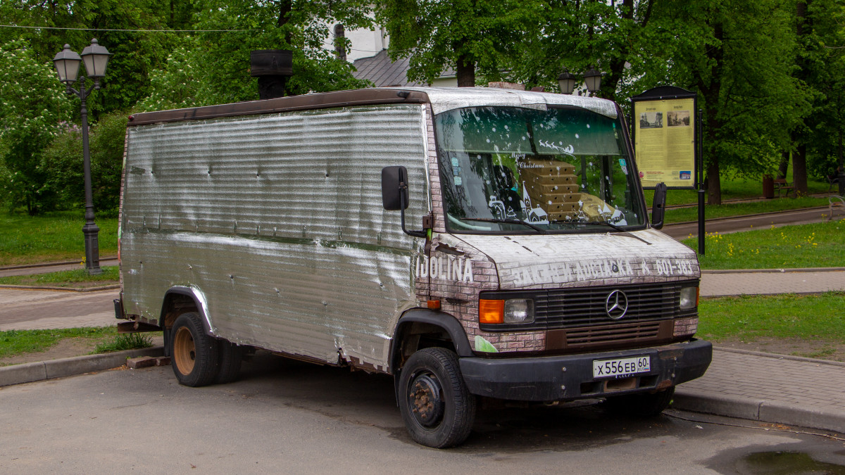 Псковская область, № Х 556 ЕВ 60 — Mercedes-Benz T1 '76-96