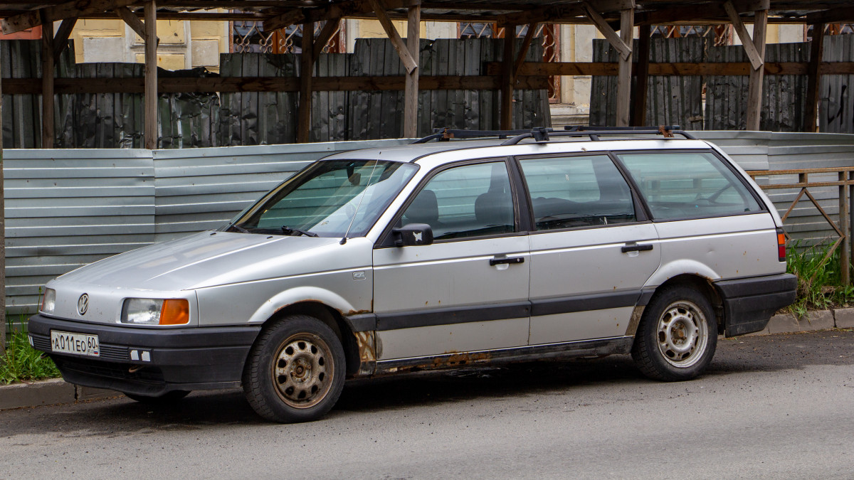 Псковская область, № А 011 ЕО 60 — Volkswagen Passat (B3) '88-93