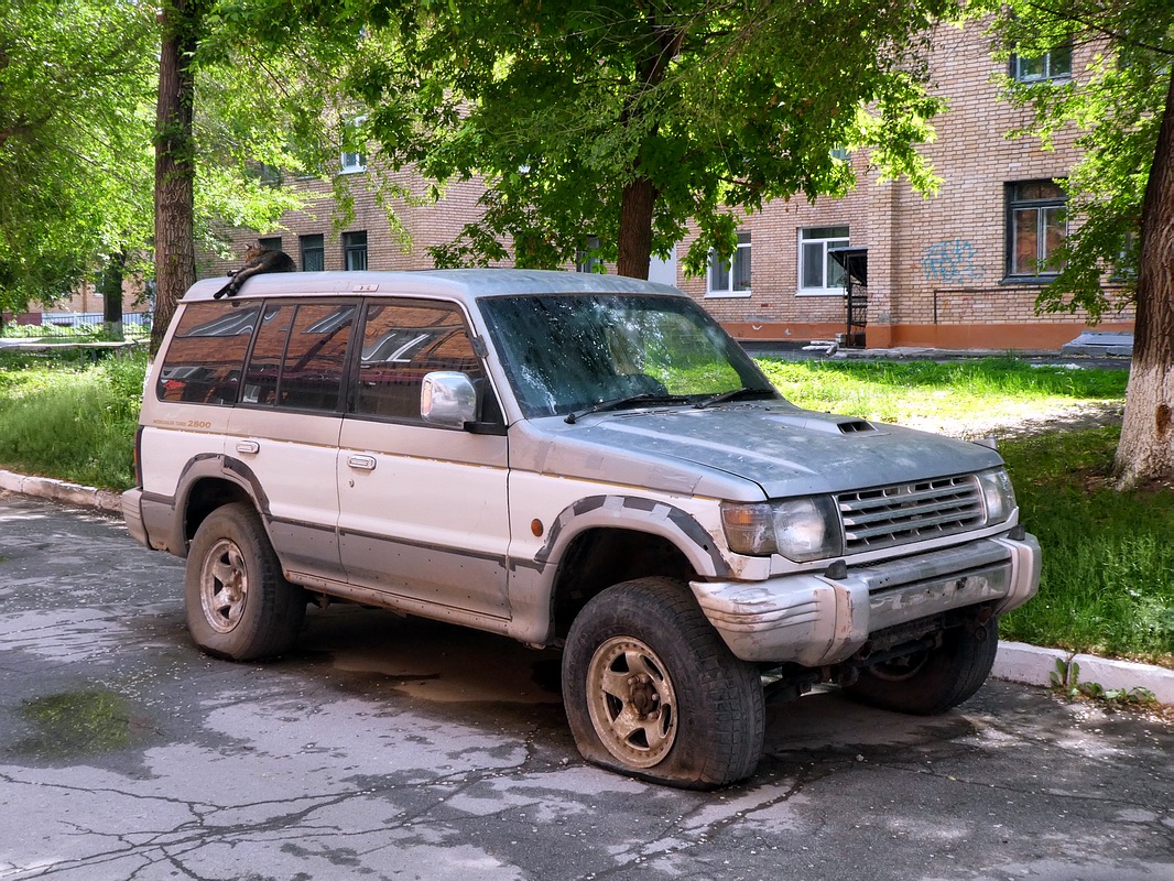 Приморский край, № (25) Б/Н 0100 — Mitsubishi Pajero (2G) '91-97