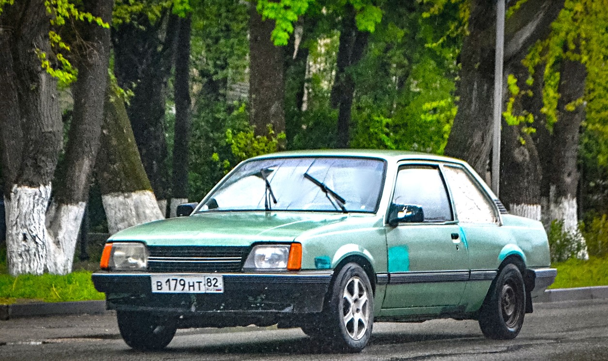 Крым, № В 179 НТ 82 — Opel Ascona (C) '81-88