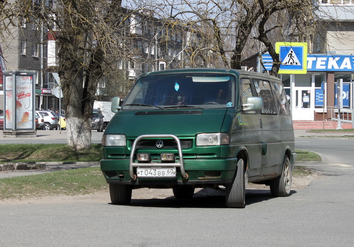 Псковская область, № Т 043 ВВ 60 — Volkswagen Typ 2 (T4) '90-03