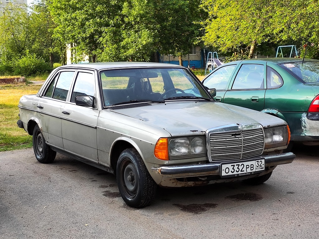 Тверская область, № О 332 РВ 32 — Mercedes-Benz (W123) '76-86