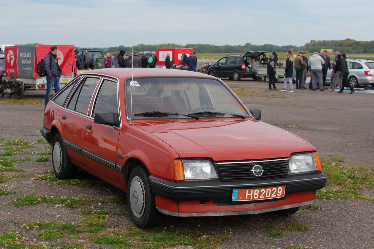 Литва, № H82029 — Opel Ascona (C) '81-88; Литва — Retro mugė 2022 ruduo