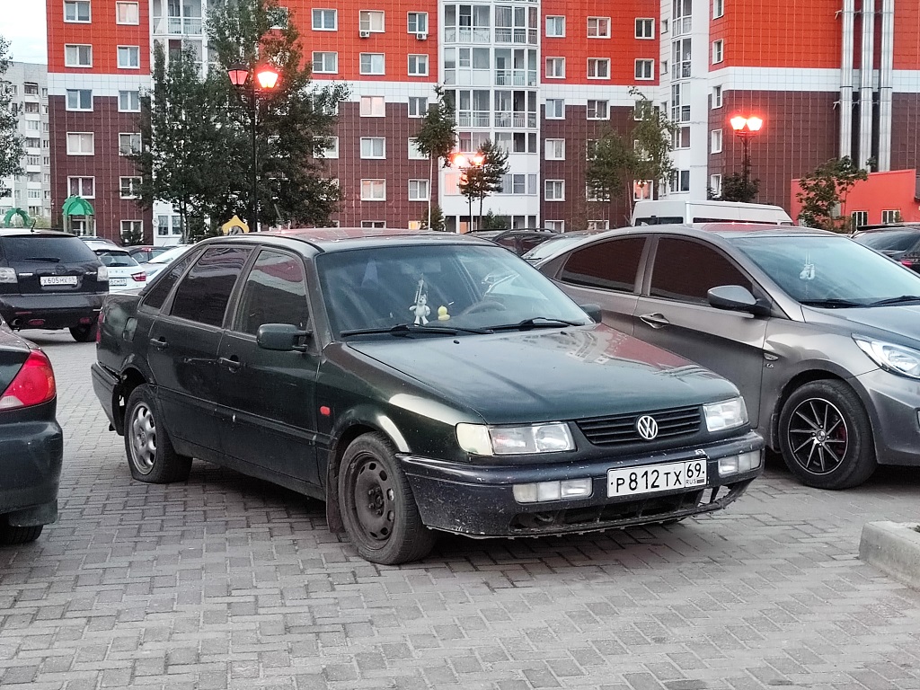 Тверская область, № Р 812 ТХ 69 — Volkswagen Passat (B4) '93-97