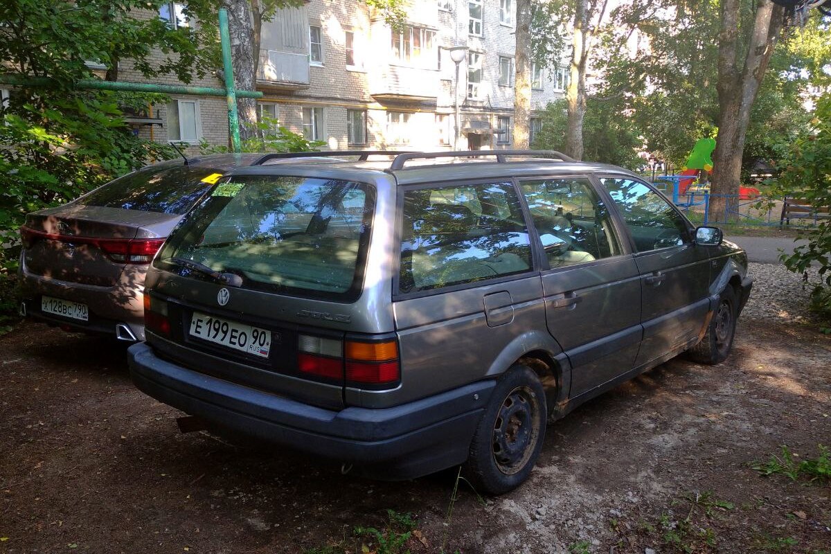 Московская область, № Е 199 ЕО 90 — Volkswagen Passat (B3) '88-93