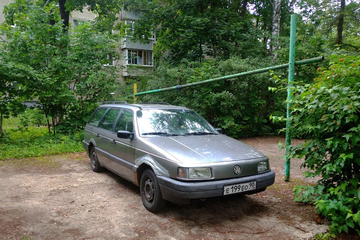 Московская область, № Е 199 ЕО 90 — Volkswagen Passat (B3) '88-93