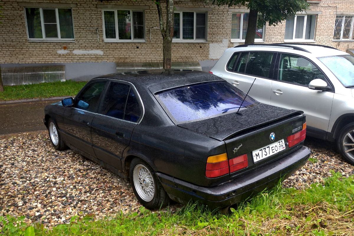 Брянская область, № М 737 ЕО 32 — BMW 5 Series (E34) '87-96