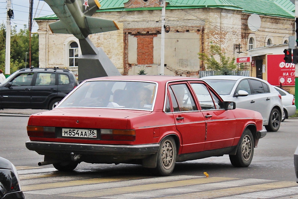 Воронежская область, № М 854 АА 36 — Audi 100 (C2) '76-83