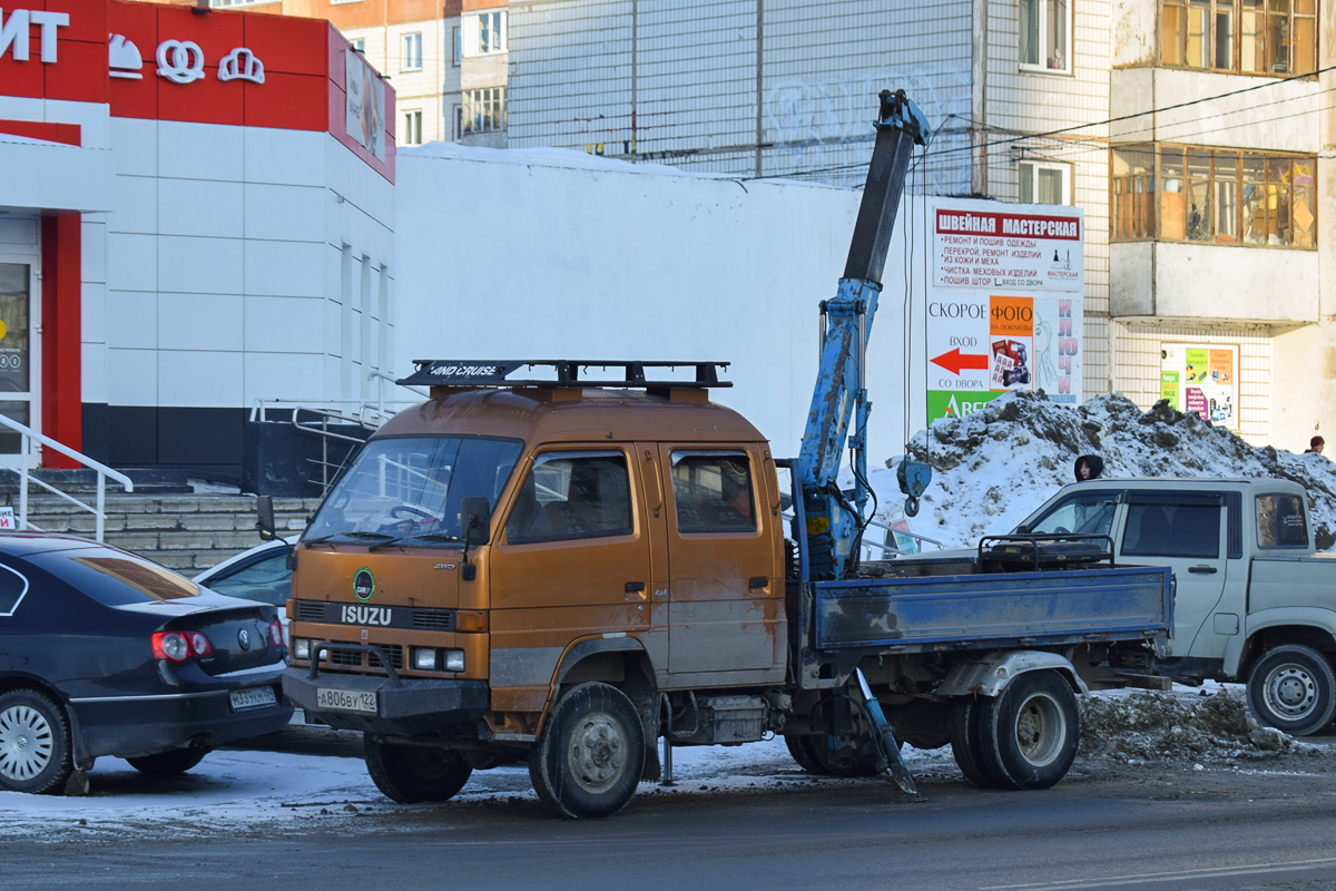 Алтайский край, № А 806 ВУ 122 — Isuzu Elf (IV) '84–93