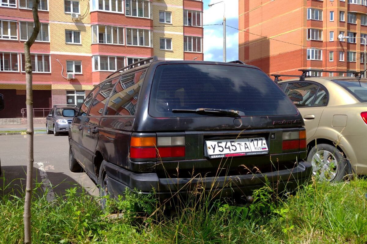 Москва, № У 545 ТА 177 — Volkswagen Passat (B3) '88-93