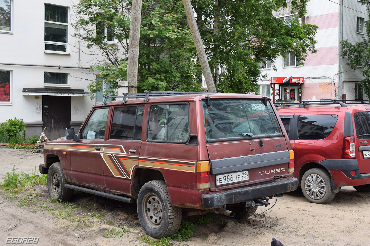 Архангельская область, № Е 986 НР 29 — Nissan Patrol (160/260) '80-02