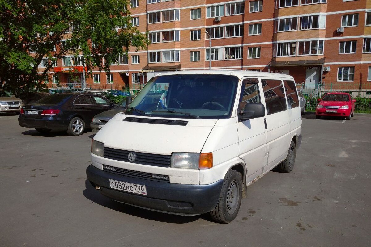 Московская область, № Т 052 НС 790 — Volkswagen Typ 2 (T4) '90-03