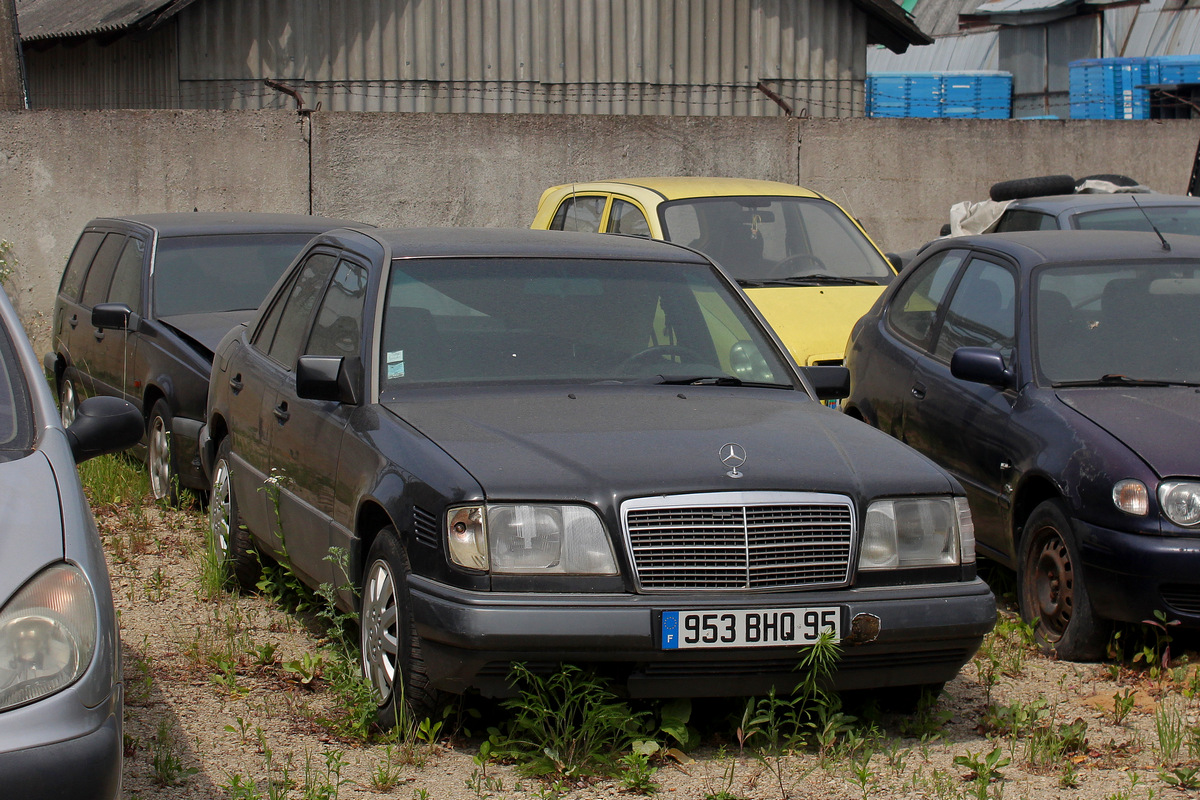 Литва, № 953 BHQ 95 — Mercedes-Benz (W124) '84-96