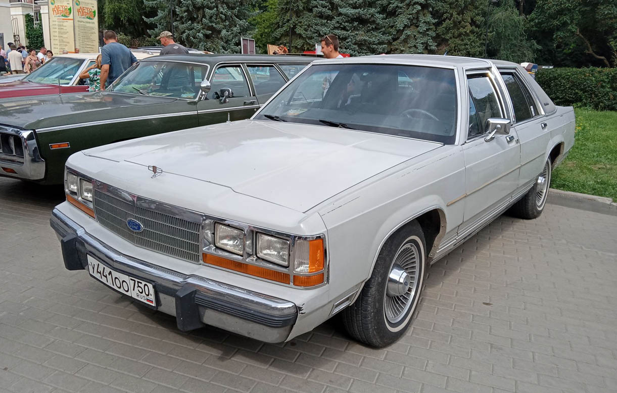 Московская область, № У 441 ОО 750 — Ford LTD Crown Victoria '88–91; Рязанская область — Ретрофестиваль "Машина времени-2021"