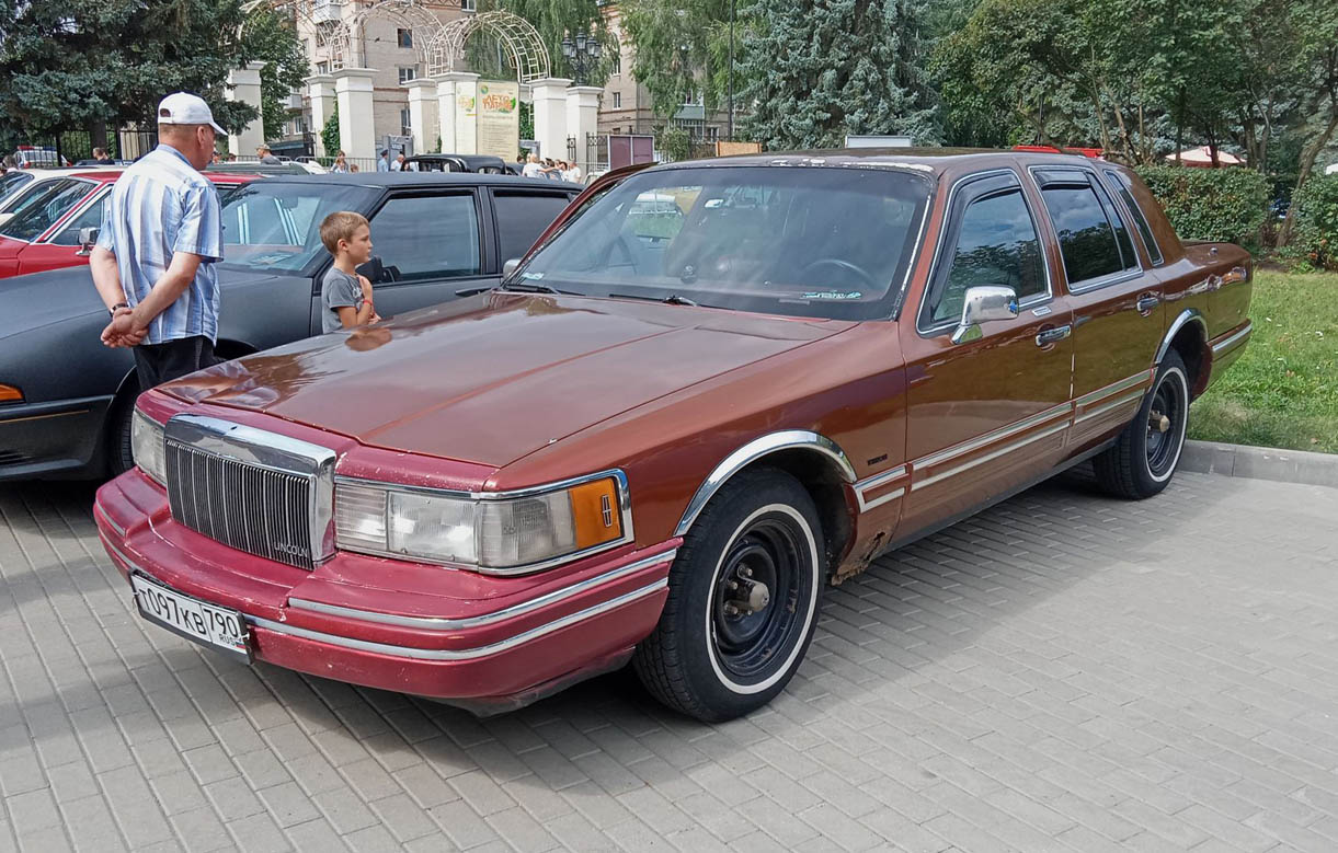 Московская область, № Т 097 КВ 790 — Lincoln Town Car (2G) '90-97; Рязанская область — 8-й ретро-фестиваль "Машина Времени", 7 августа 2021 г.