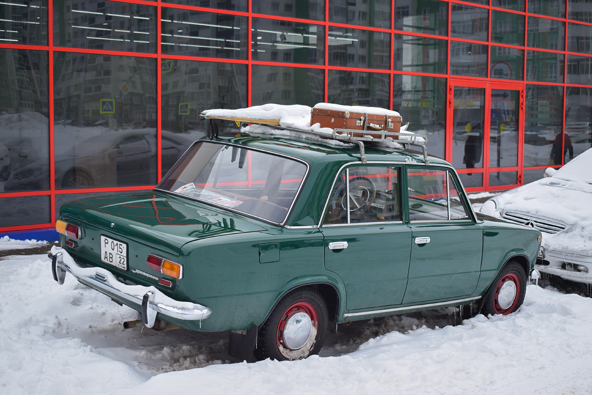 Алтайский край, № Р 015 АВ 22 — ВАЗ-2101 '70-83