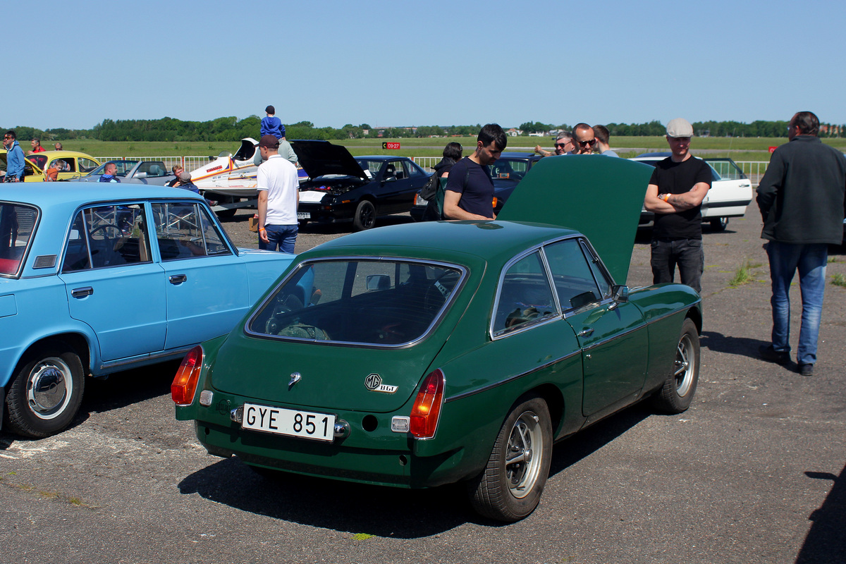 Швеция, № GYE 851 — MG MGB GT '65-80; Литва — Retro mugė 2023