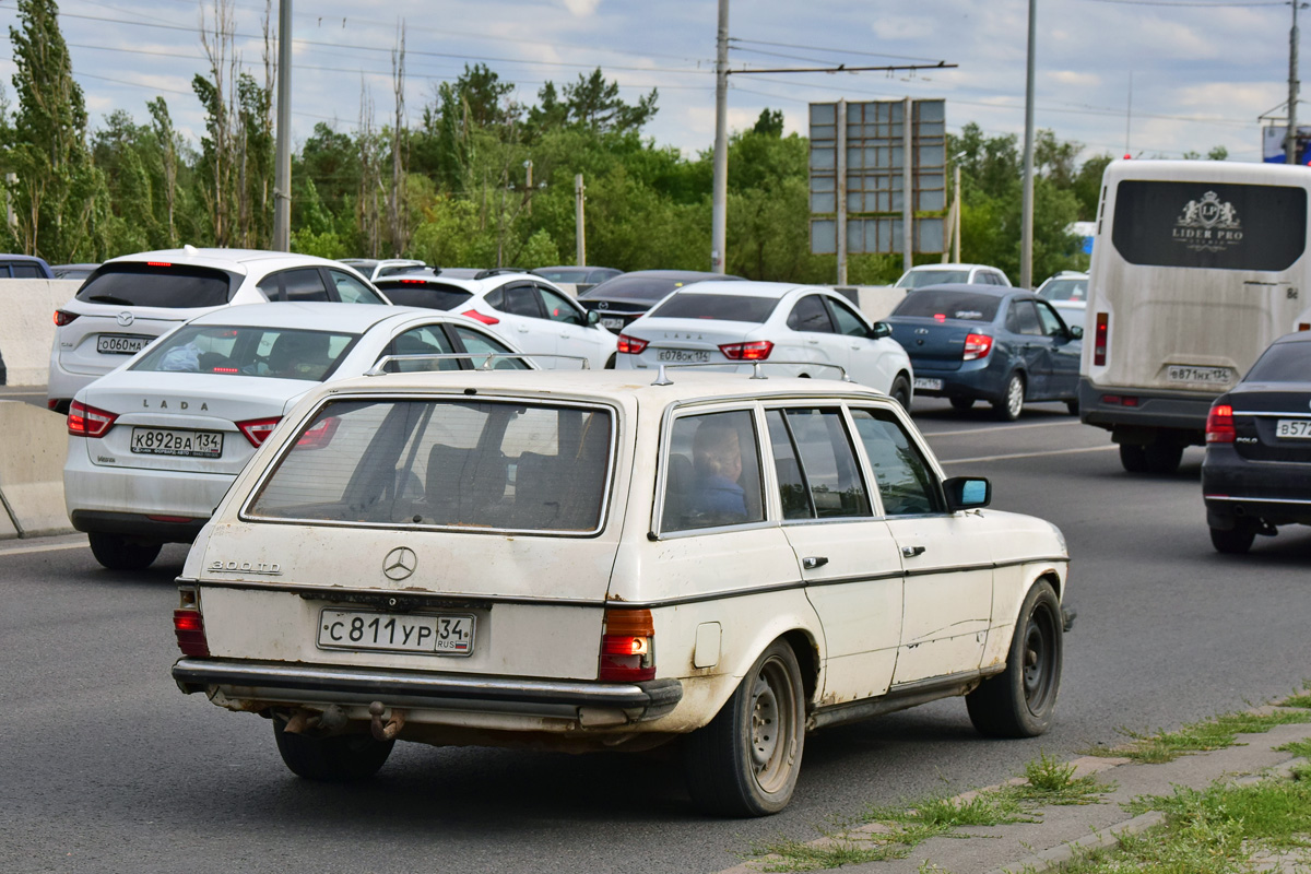 Волгоградская область, № С 811 УР 34 — Mercedes-Benz (S123) '78-86