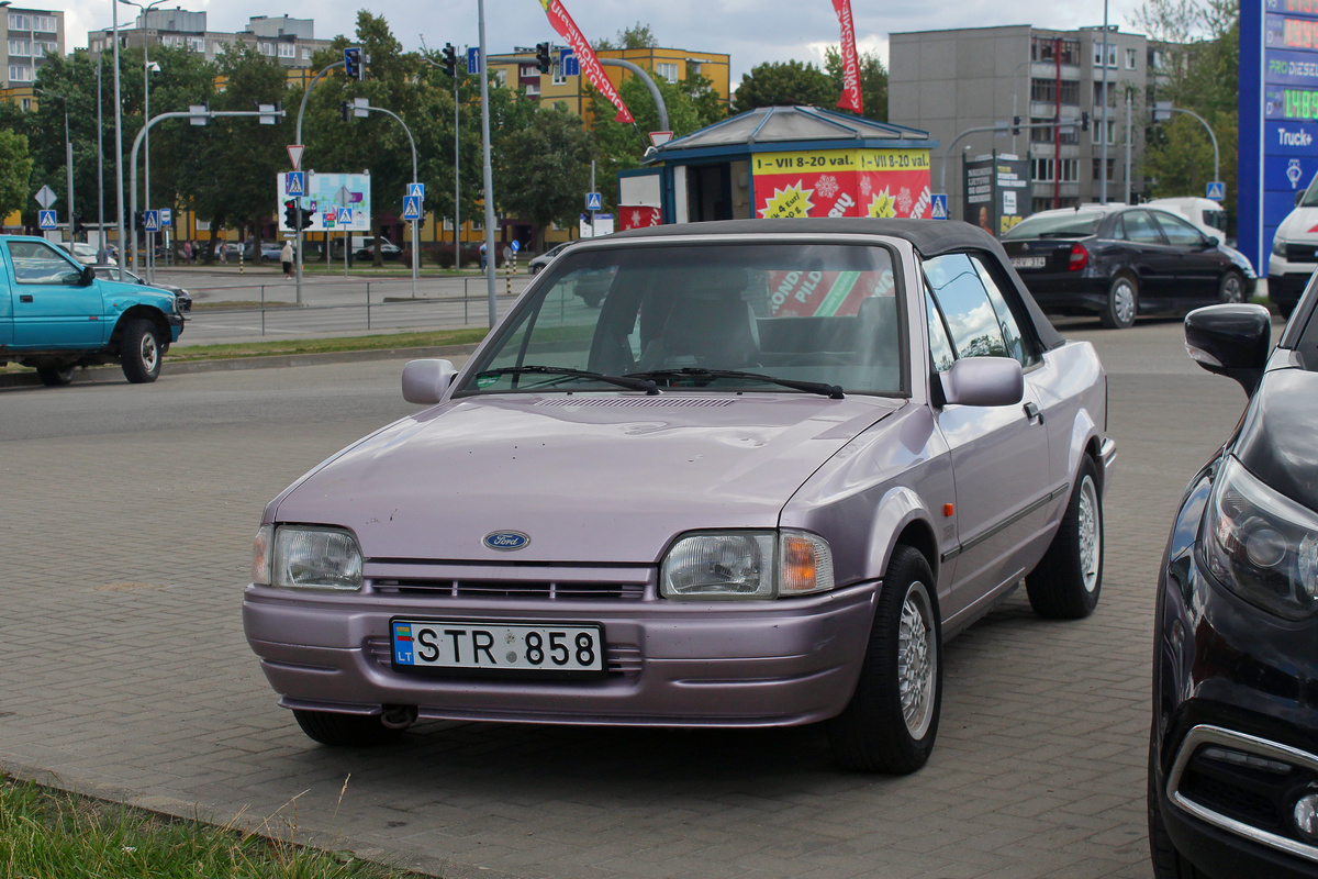 Литва, № STR 858 — Ford Escort MkIV '86-92