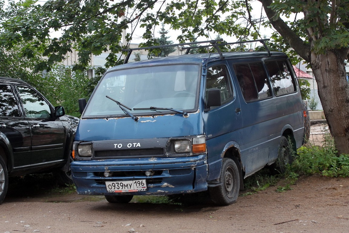 Псковская область, № О 939 МУ 196 — Toyota Hiace (H100) '89-04